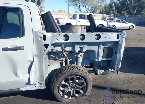 2022 Ford Maverick Xlt z USA, uszkodzony, nr VIN 3FTTW8F98NRA01825